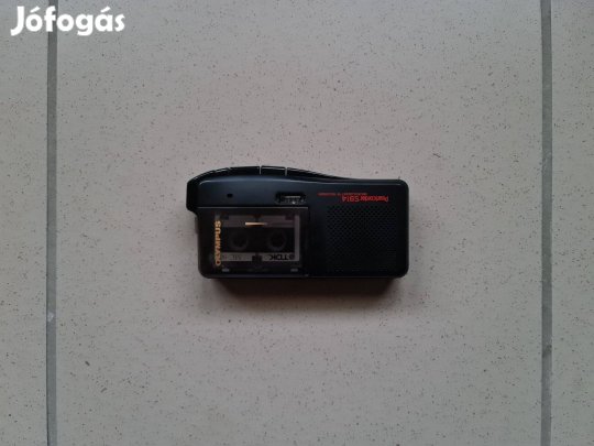 Olympus diktafon kazettát adok hozzá, elemről és adapterről is működik
