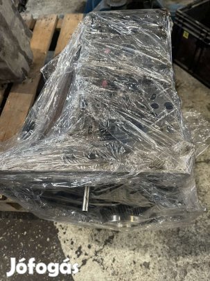 Om651 fűzött blokk új főtengely Sprinter eladó