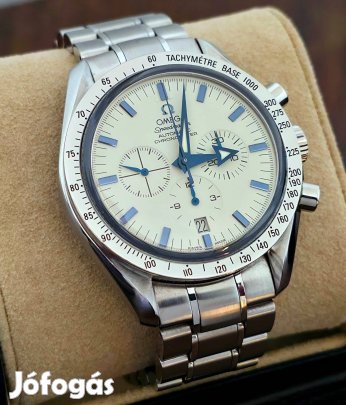 Omega Speedmaster Broad Arrow 42 mm különleges fehér számlapos