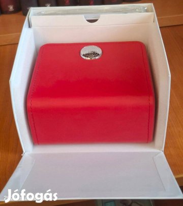 Omega óradoboz,garancia levelekkel,díszcsomagolásban