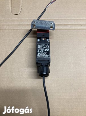 Omron ajtó biztonsági kapcsoló