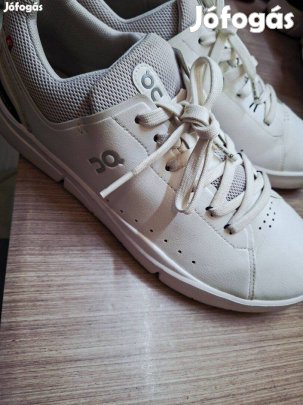 On Running 43-as férfi félcipő