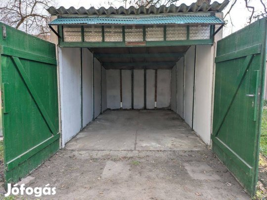Önálló garázs eladó Tatán, a Bacsó Béla lakótelepen eladó