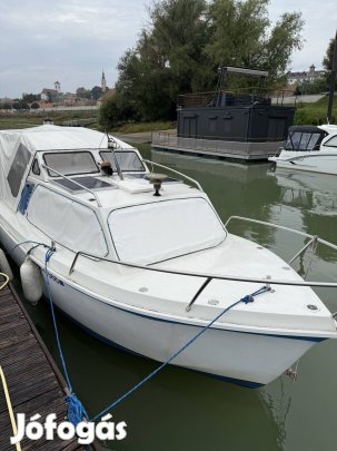 Onedin 650 lakó/túrahajó