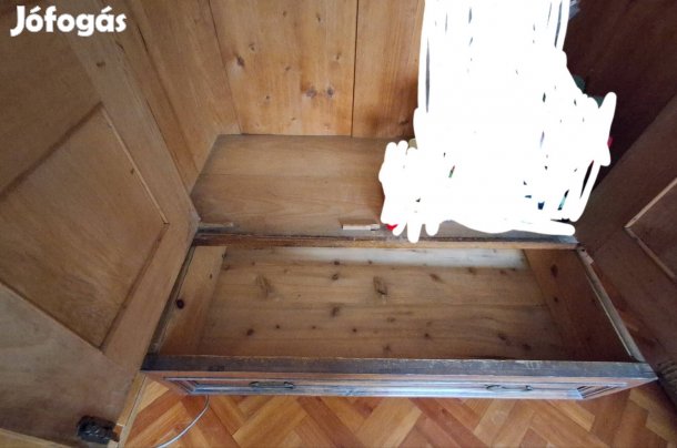 Ónémet akasztós szekrény, földszinti