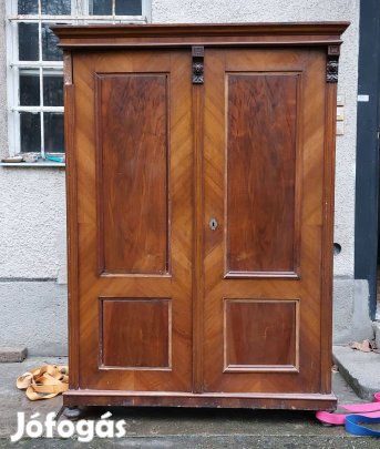 Ónémet ruhásszekrény