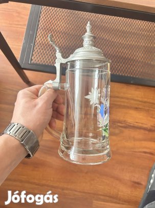 Ónfedeles üveg korsó