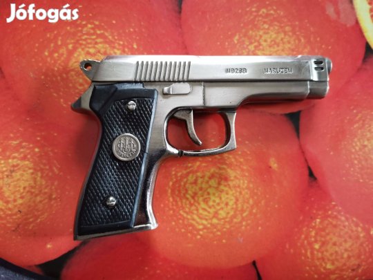 Öngyújtó Pietr Beretta M92SB, az olasz nagyágyú kicsinyített mása