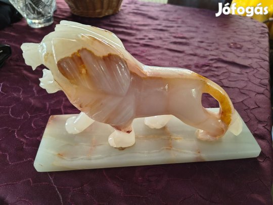 Onix oroszlán szobor