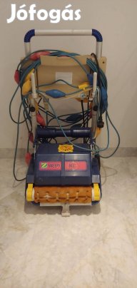 Önjáró Zodiac Sweepy M-3 medence tisztító berendezés + szállító