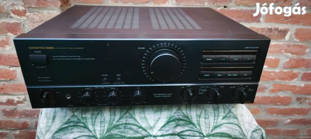 Onkyo A-8670 erősítő 2*115W