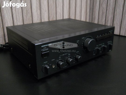 Onkyo Integra A-8057 ,2x100W,4-16ohm,4 hangfalas sztereo erősítő