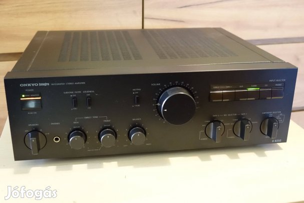 Onkyo erősítő A 8250