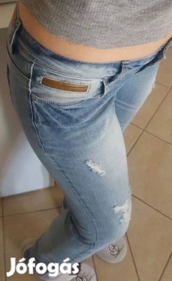 Only szaggatott, szuper csinos csípő farmer nadrág Szuper Akció 03.30-