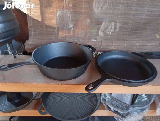 Öntöttvas Nyeles kenyérsütő 2 az 1 ben serpenyő lábos grill vasedény