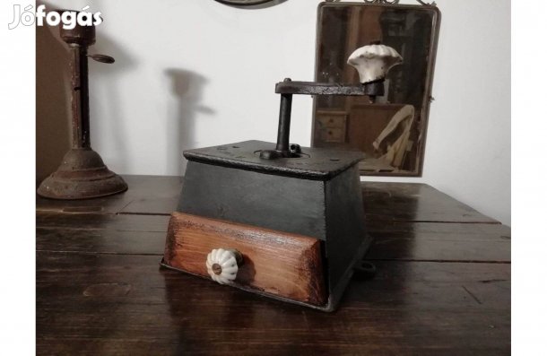 Öntöttvas daráló, jelzett szögletes ritka fajta, 20. század elejei