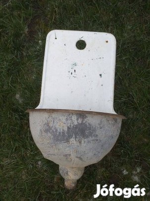 Öntöttvas fali kút