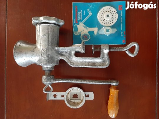 Öntöttvas húsgép tartozékokkal
