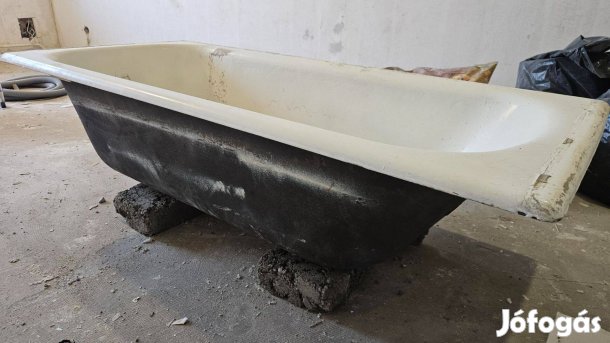 Öntöttvas kád eladó (150x70x42)