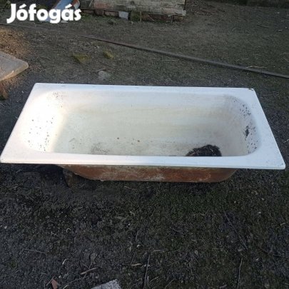 Öntöttvas kádak (3 db) Kiskunfélegyházán ló, szarvasmarha, szamár itat