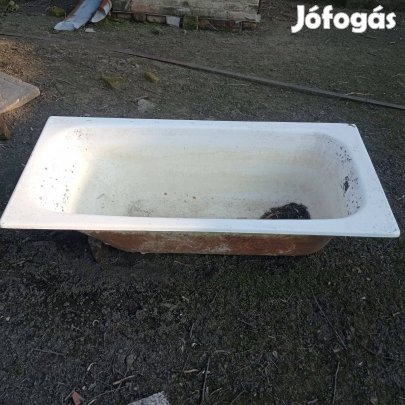 Öntöttvas kádak (3 db) Kiskunfélegyházán ló, szarvasmarha, szamár itat