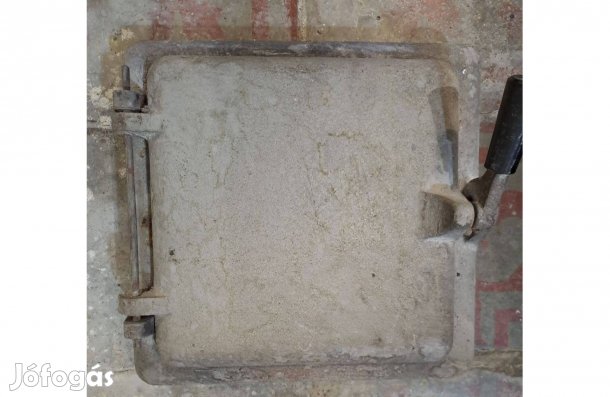 Öntöttvas kazánajtó Totya 40-es