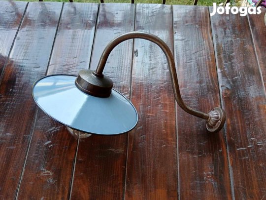 Öntöttvas lámpa, kül- beltérre, patinázott, kezelt, azonnal szerelhető