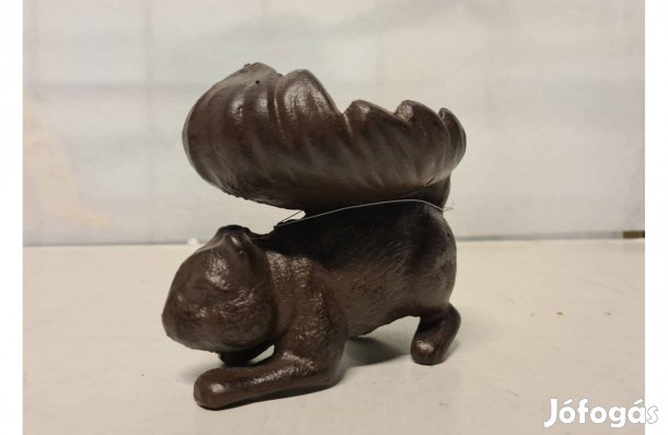 Öntöttvas mókus formájú madáretető 15 cm