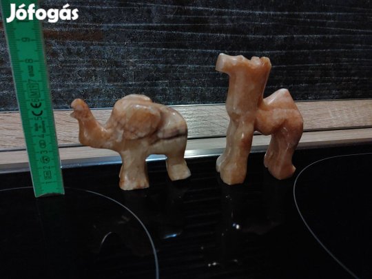 Onyx jellegű elefánt és teve egy tételként