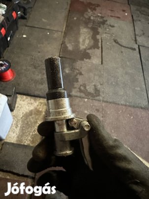 Önzáró önkioldó zsírzófej