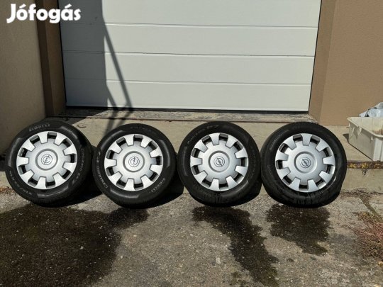 Opel Astra 215/55R16 nyári acélkerék garnitúra dísztárcsákkal