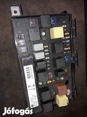 Opel Astra H Biztosítéktábla / Relé Tábla