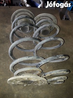 Opel Astra H Hátsó Rugó Pár