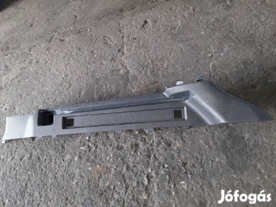 Opel Astra H Jobb Csomagtér Burkolat