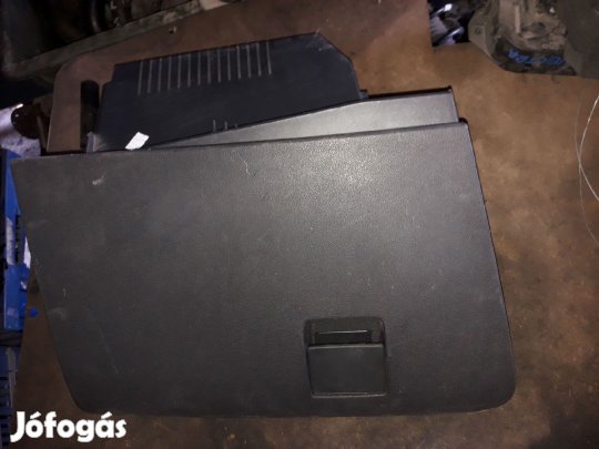 Opel Astra H Kesztyűtartó