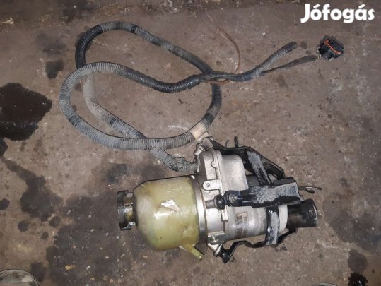 Opel Astra H Kormányszervó Szivattyú + Szervó Tartály
