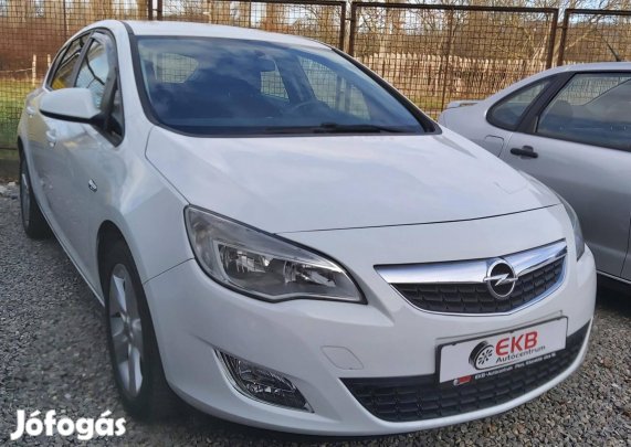 Opel Astra J 1.4 Essentia
