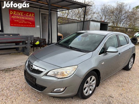 Opel Astra J 1.4 Selection Silver Blade Edition