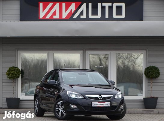 Opel Astra J 1.4 T Cosmo BI'Xenon-1.Tulaj-SZERV...