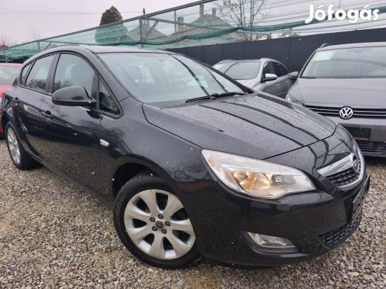 Opel Astra J 1.4 T Cosmo Frissen Szervizelve. F...