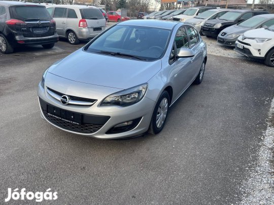 Opel Astra J 1.6 Active 101 ekm! Téli kerekek!...