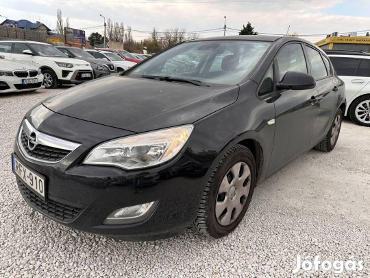 Opel Astra J 1.6 Enjoy