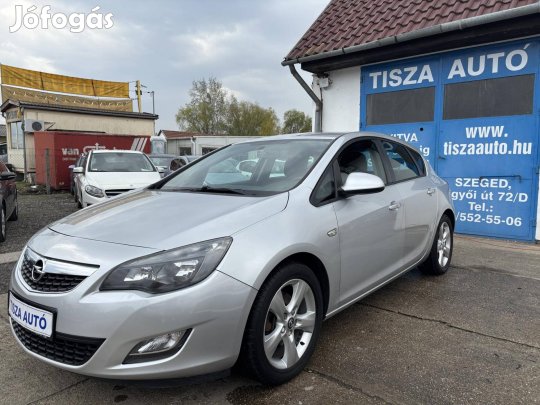 Opel Astra J 1.7 CDTI Enjoy vonóhorog.tempomat....