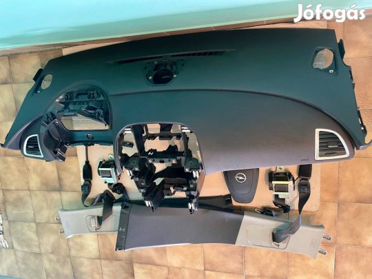 Opel Astra J Légzsák grt. / Vezető - Utas - Oldal -Függöny légzsák