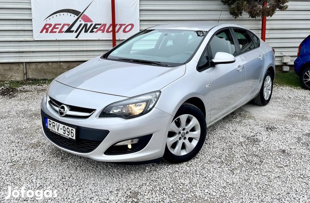 Opel Astra J Sedan 1.4 T Enjoy