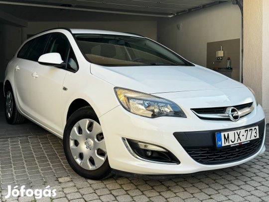 Opel Astra J Sports Tourer 1.4 Enjoy Magyar autó/Szervízkönyves