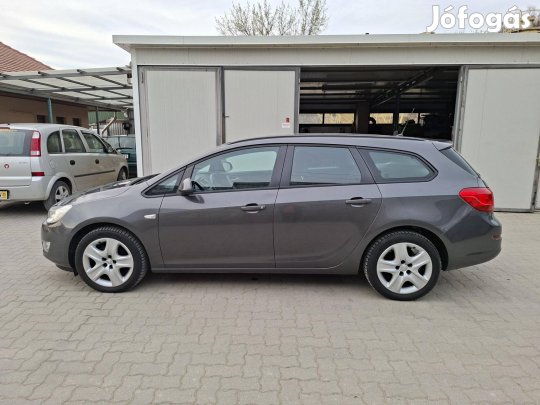 Opel Astra J Sports Tourer 1.4 Selection 108000...