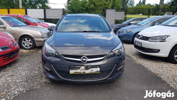 Opel Astra J Sports Tourer 1.4 T Enjoy Klíma.Es...