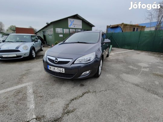 Opel Astra J Sports Tourer 1.4 T Selection