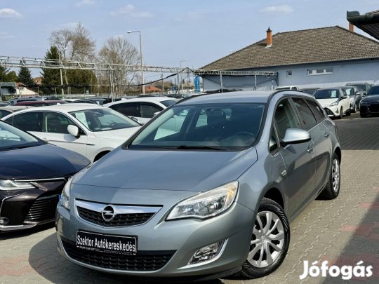 Opel Astra J Sports Tourer 1.4 T Sport Klíma.TE...